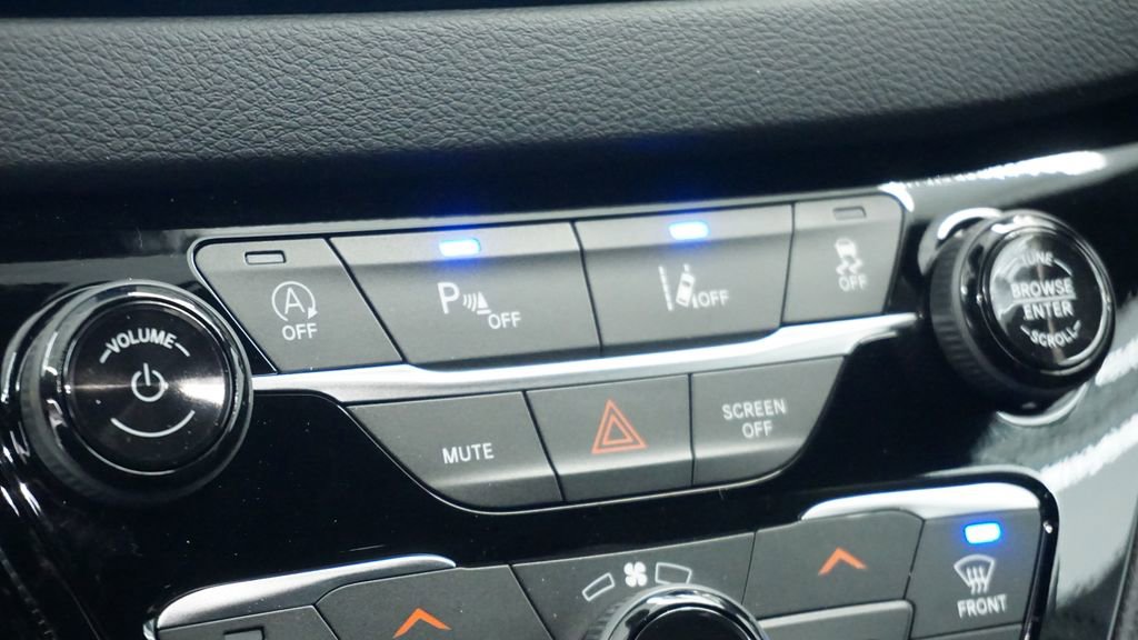 New 2026 Chrysler Voyager LX FWD image 35
