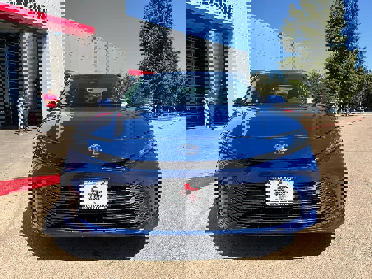 Used 2025 Toyota Camry LE image 4