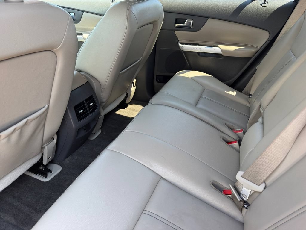 Used 2013 Ford Edge SEL FWD image 17