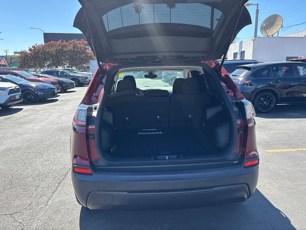 Used 2021 Jeep Cherokee Latitude FWD image 10