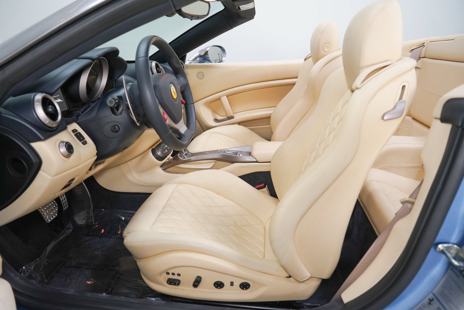 Used 2012 Ferrari California RWD image 36