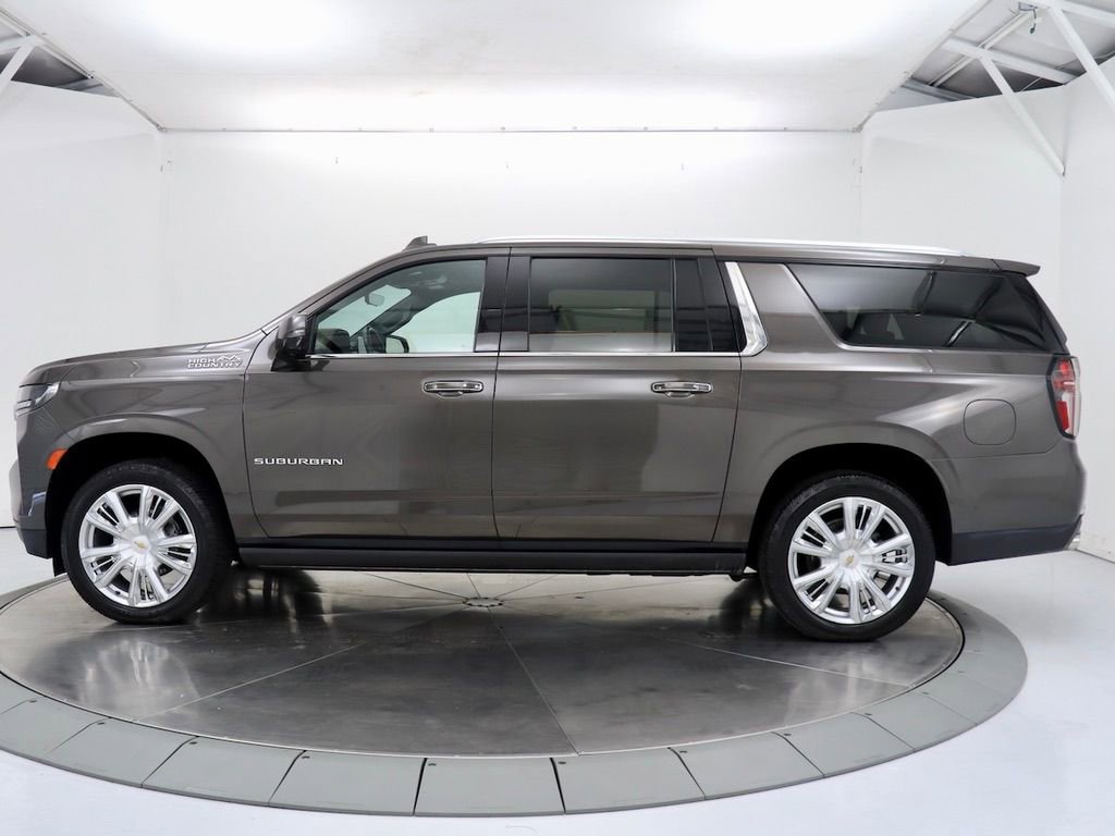Used 2021 Chevrolet Suburban High Country image 2