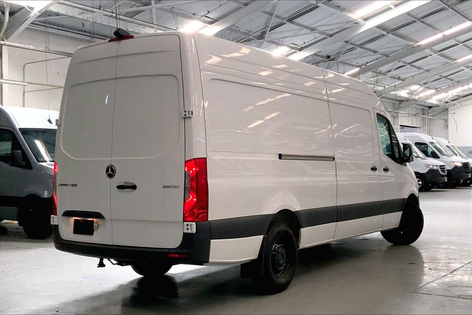 Used 2024 Mercedes-Benz Sprinter 2500 image 5