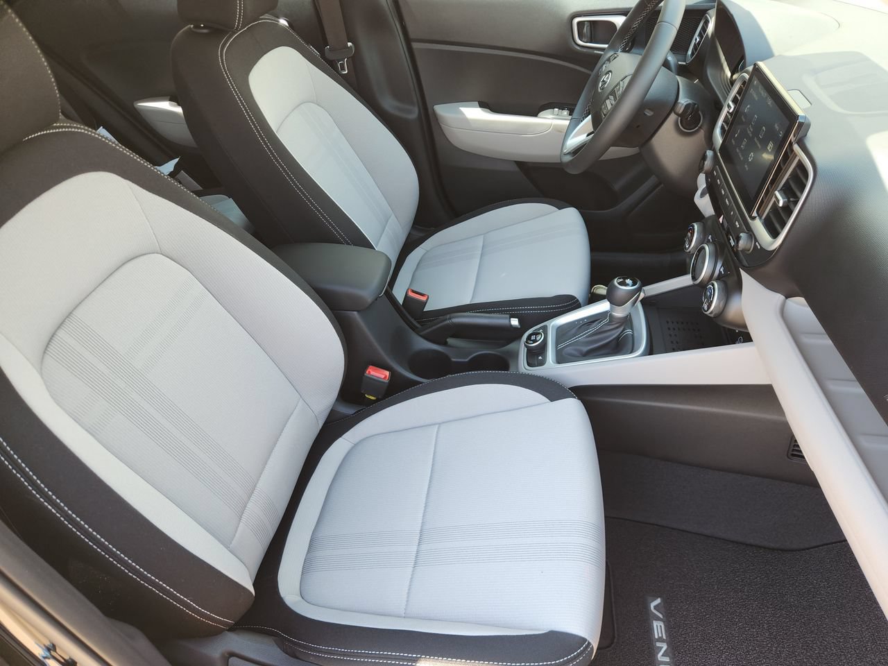 New 2026 Hyundai Venue SEL FWD image 9