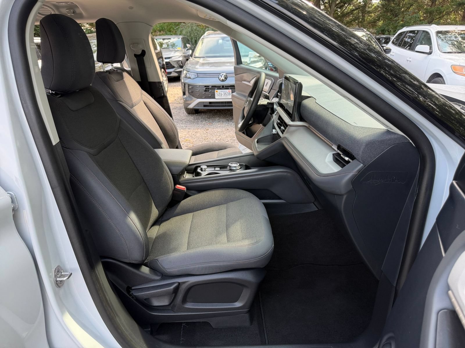 Used 2026 Ford Explorer Active AWD/4WD image 36