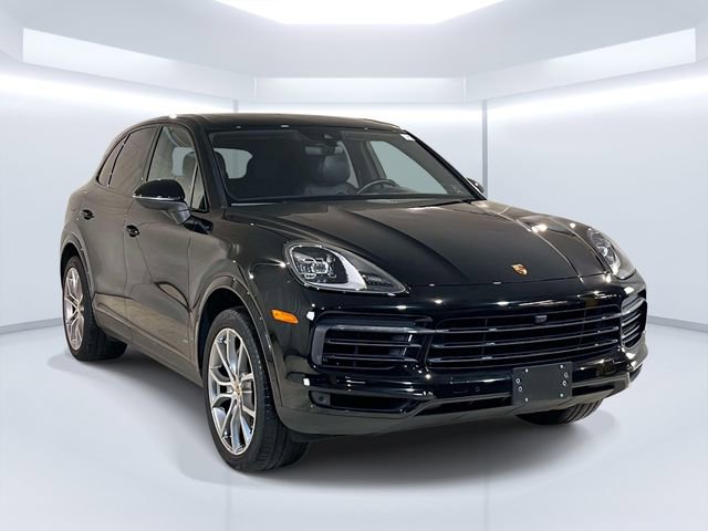 Used 2023 Porsche Cayenne w/ Premium Package image 3