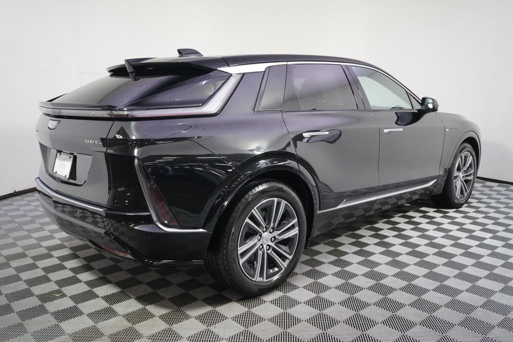 Certified 2024 Cadillac Lyriq Luxury w/ LPO, Floor Liner Package AWD/4WD image 7