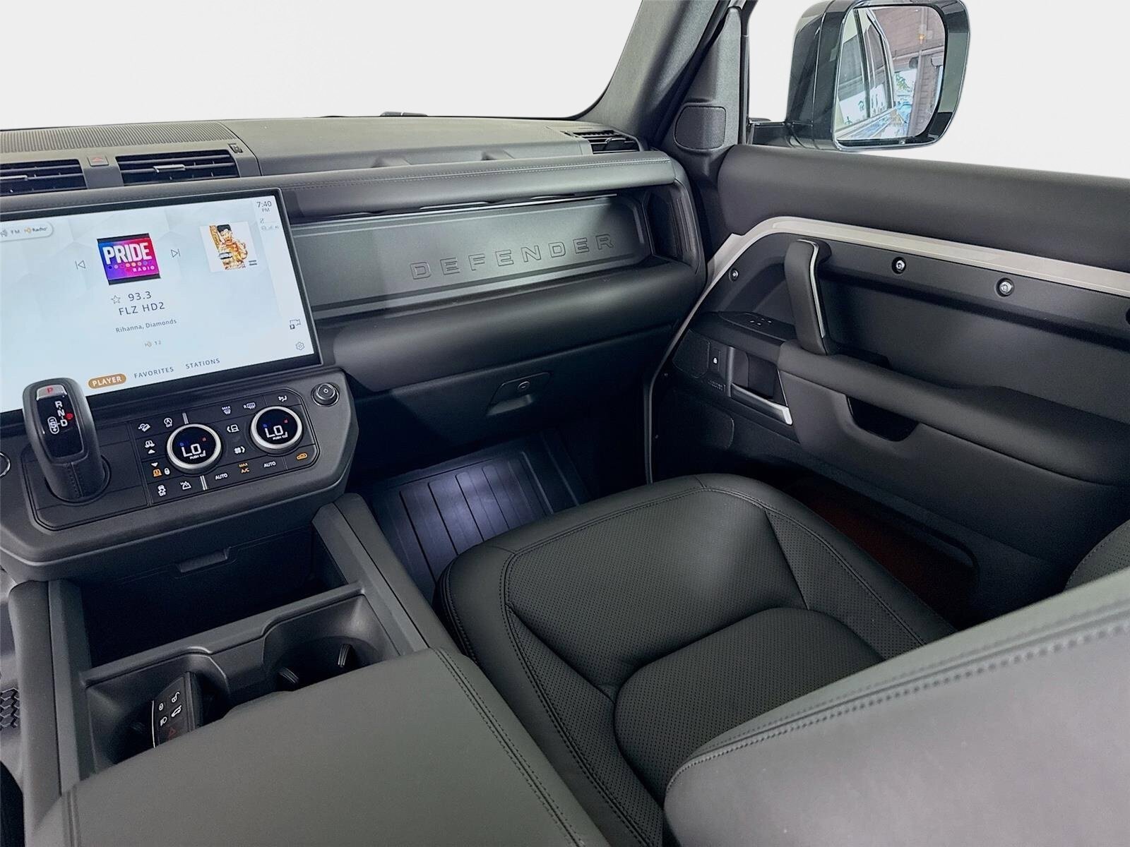 New 2026 Land Rover Defender 110 X-Dynamic SE AWD/4WD image 26