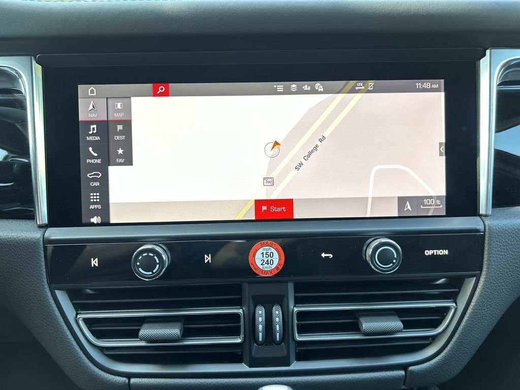 Certified 2025 Porsche Macan Turbo image 14