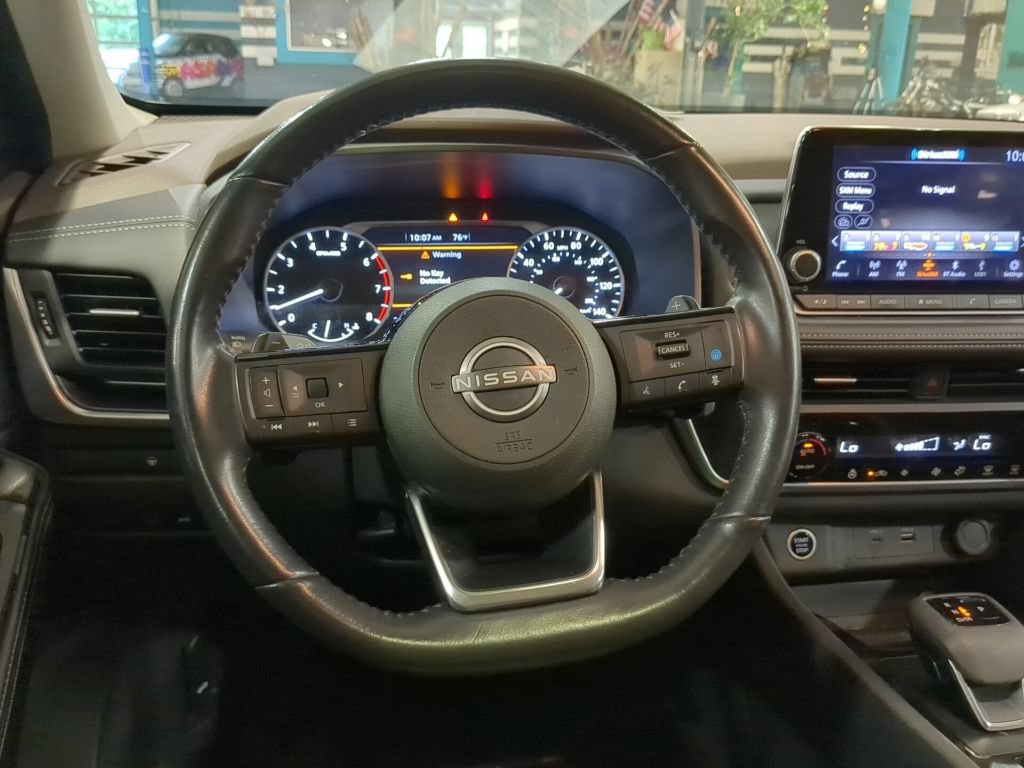 Used 2023 Nissan Rogue SV w/ SV Premium B Package AWD/4WD image 2