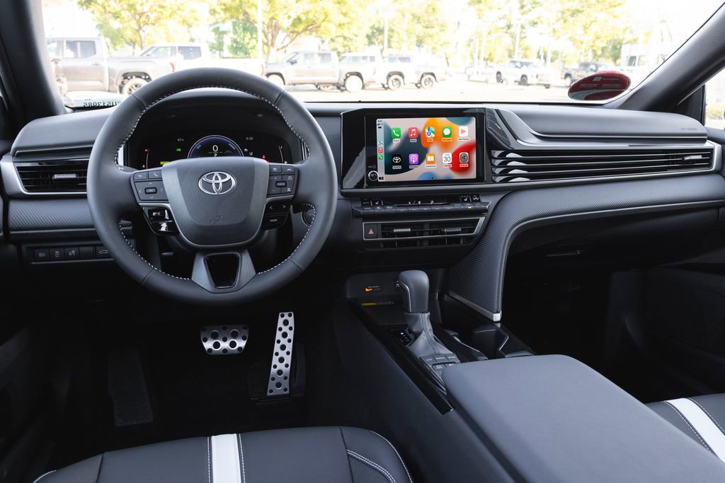 New 2026 Toyota Camry Hybrid FWD image 14