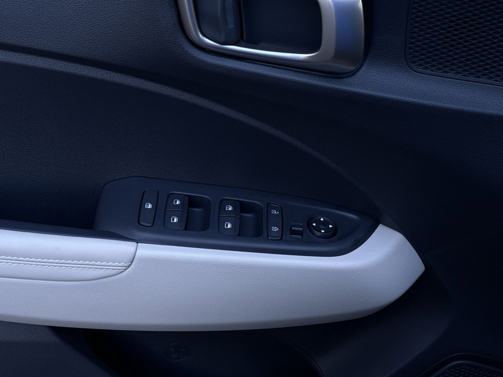 New 2026 Hyundai Venue SEL FWD image 20