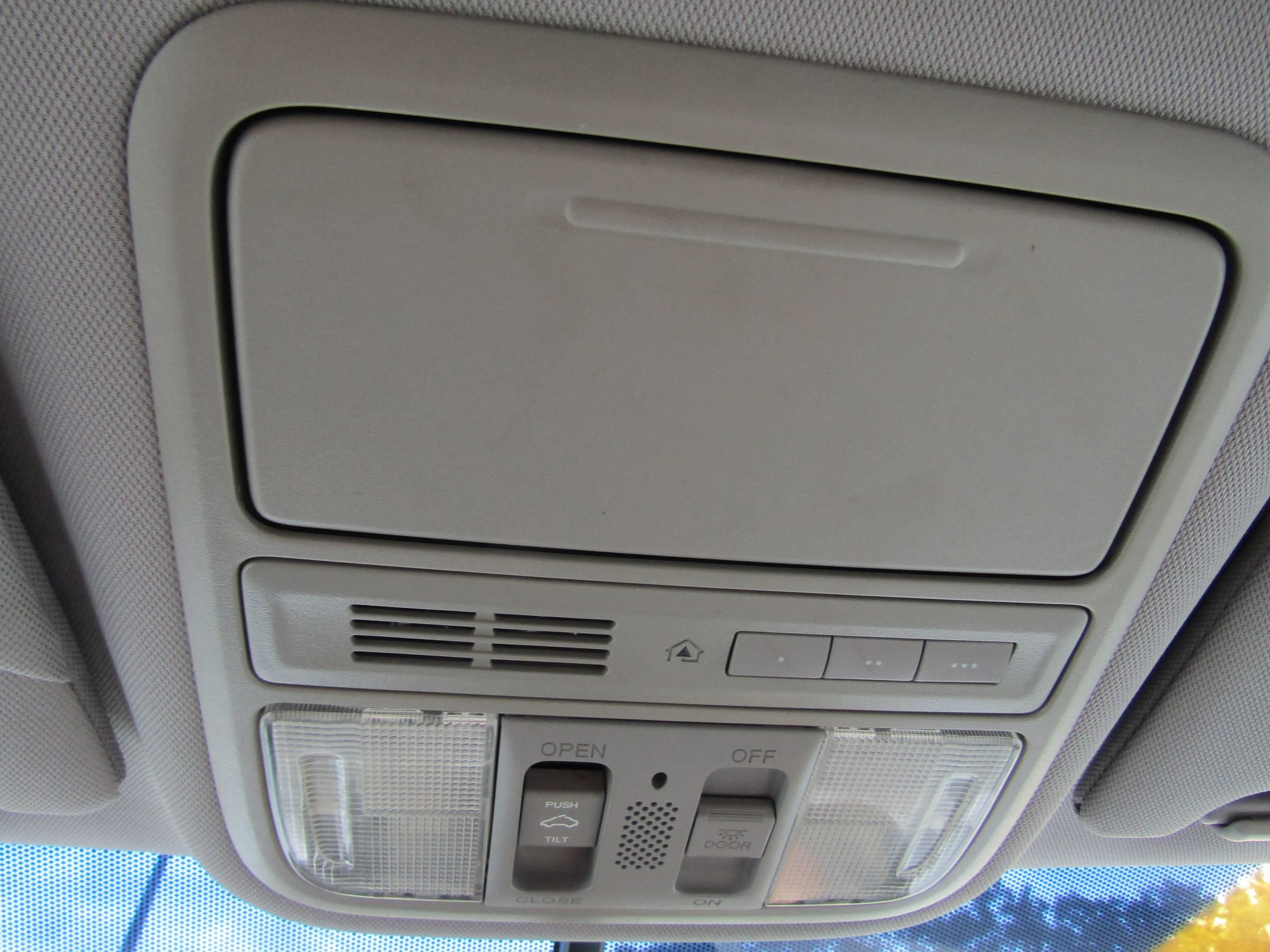 Used 2012 Honda Odyssey Touring image 25