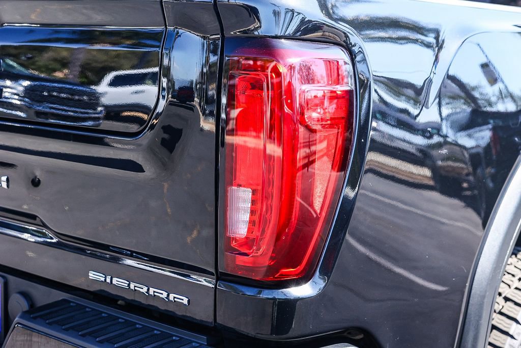 Used 2021 GMC Sierra 2500 Denali w/ Denali Black Diamond Edition image 11