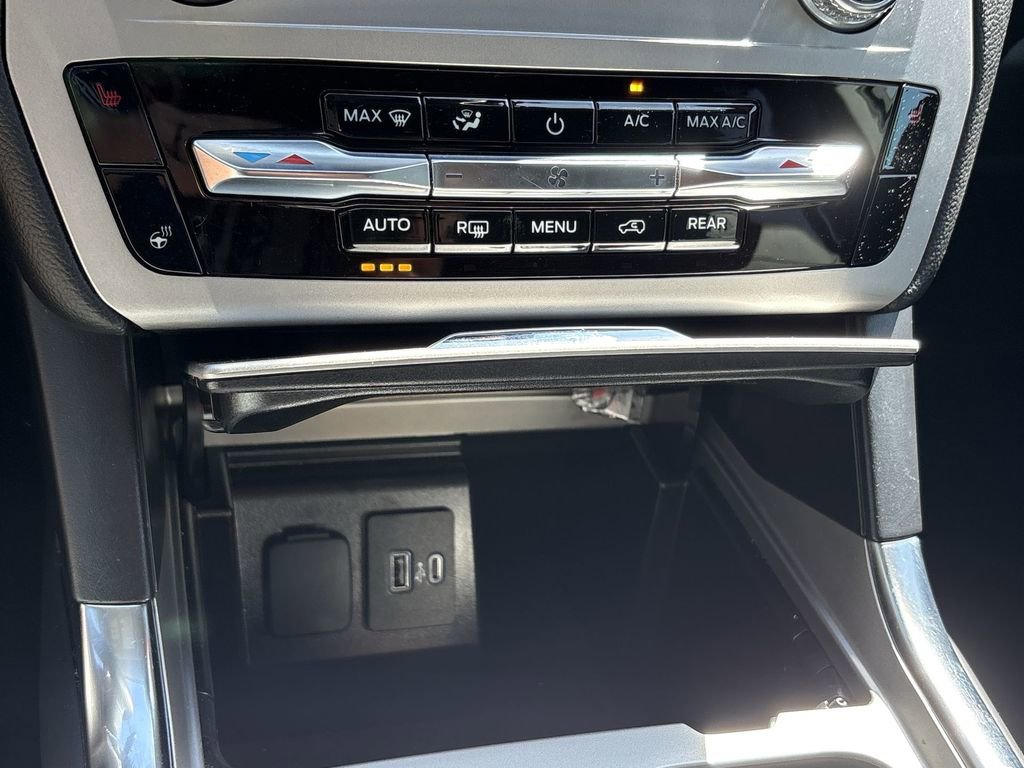 Used 2023 Ford Explorer XLT w/ Equipment Group 202A AWD/4WD image 19