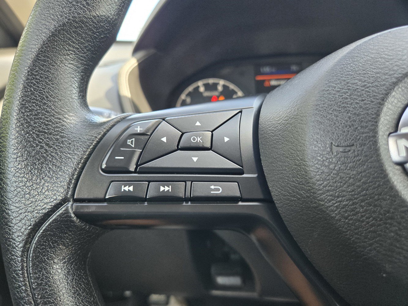 Used 2024 Nissan Altima 2.5 S FWD image 17