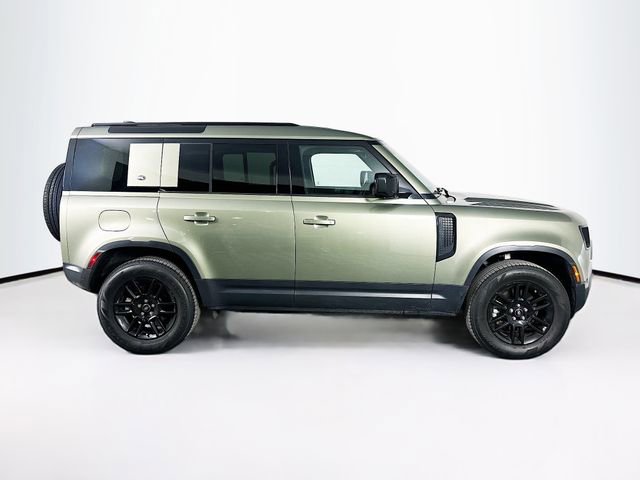 Used 2024 Land Rover Defender 110 S image 4