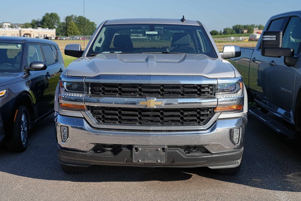 Used 2018 Chevrolet Silverado 1500 LT w/ All Star Edition AWD/4WD image 2