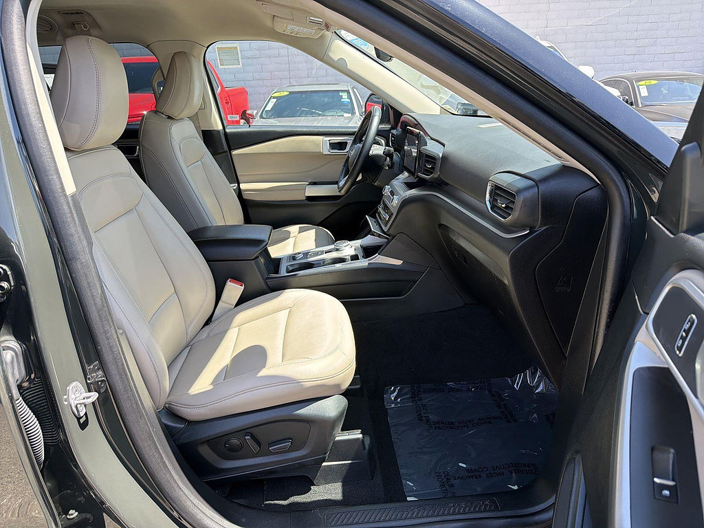 Used 2023 Ford Explorer XLT w/ Equipment Group 202A AWD/4WD image 27