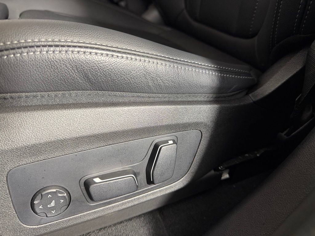 Used 2025 BMW X4 xDrive30i image 23