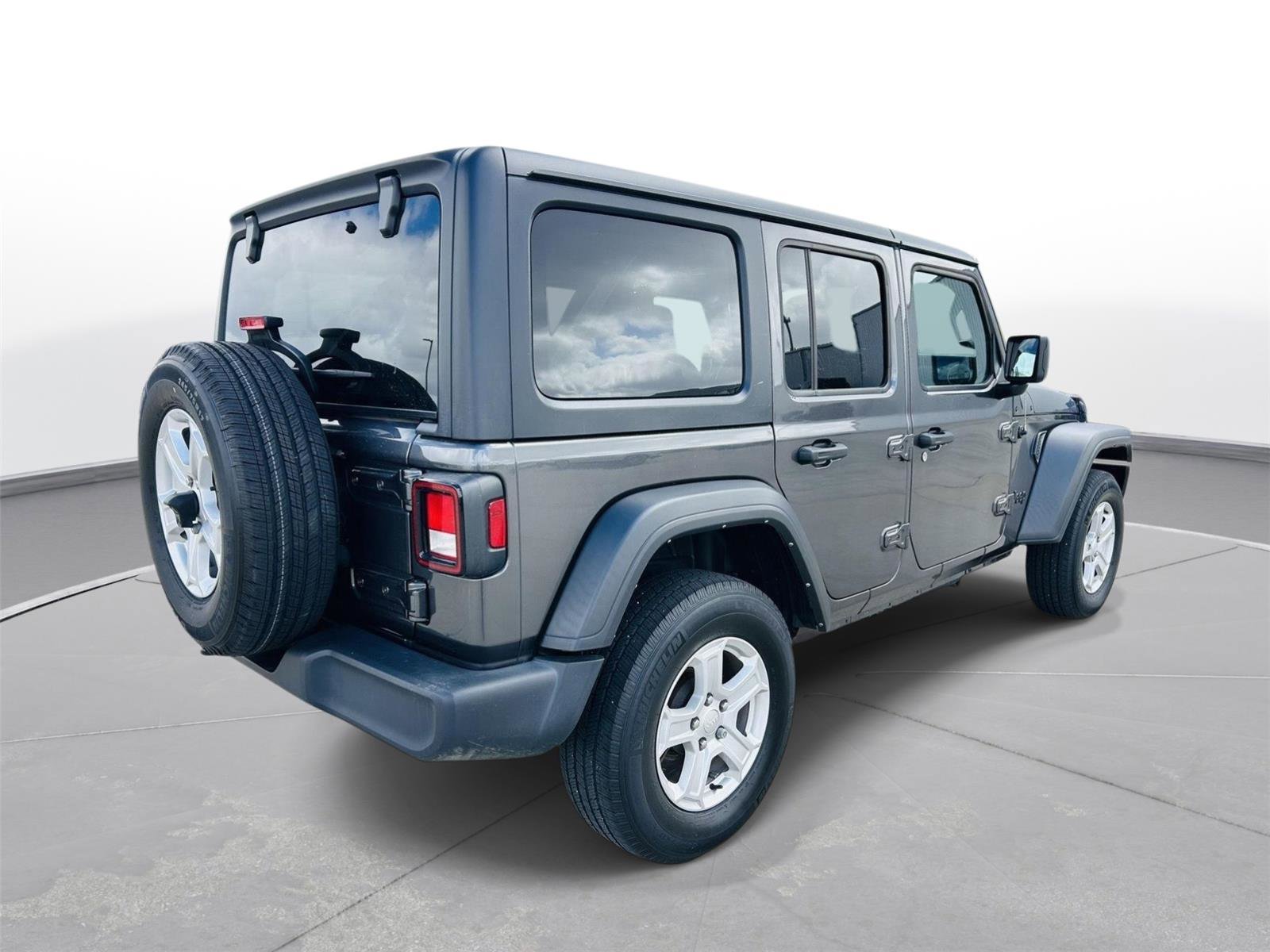 Used 2022 Jeep Wrangler Unlimited Sport image 33