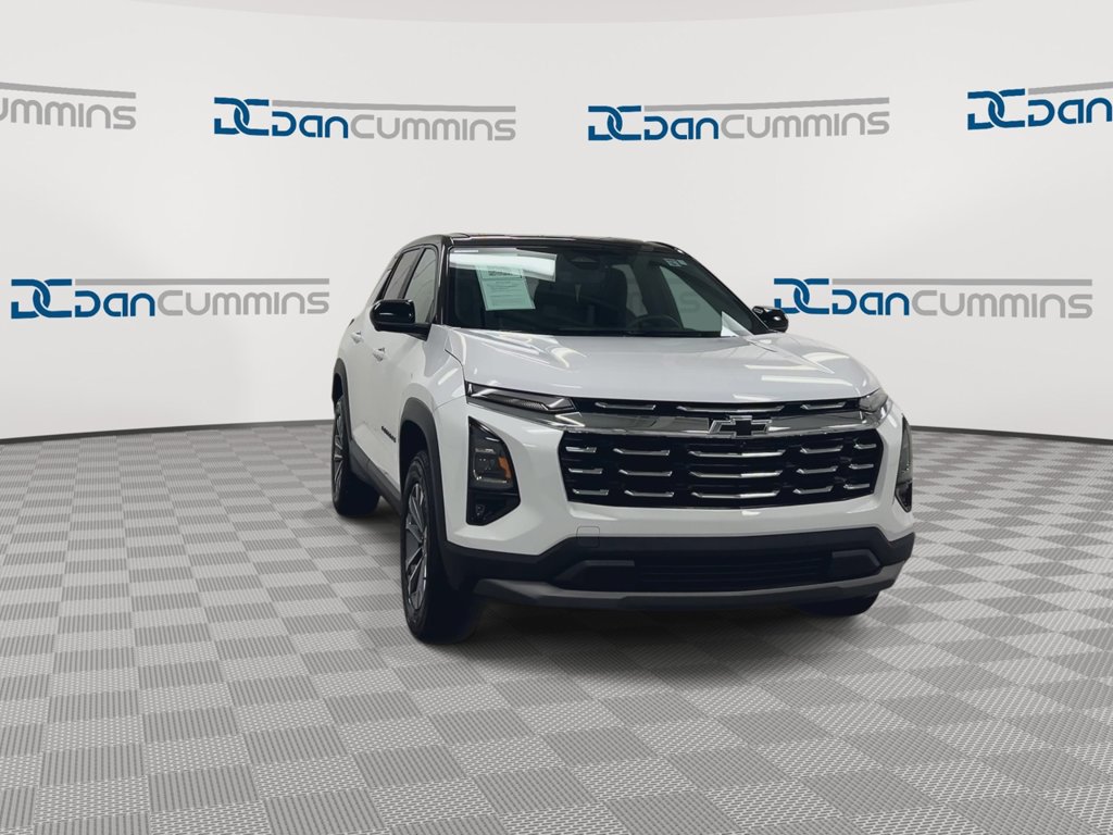 Used 2025 Chevrolet Equinox LT w/ Safety and Technology Package FWD image 3