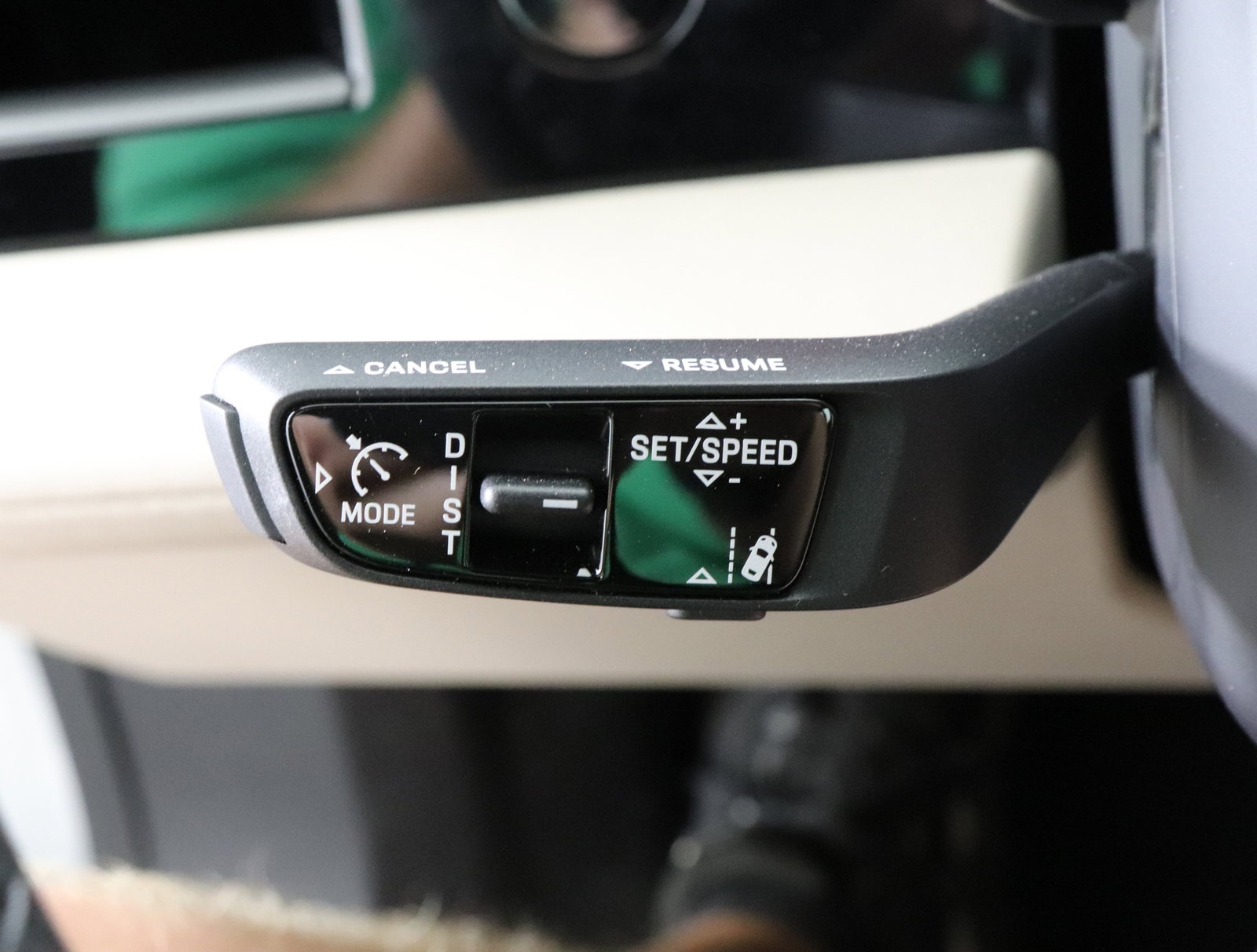 Used 2025 Porsche Taycan image 39