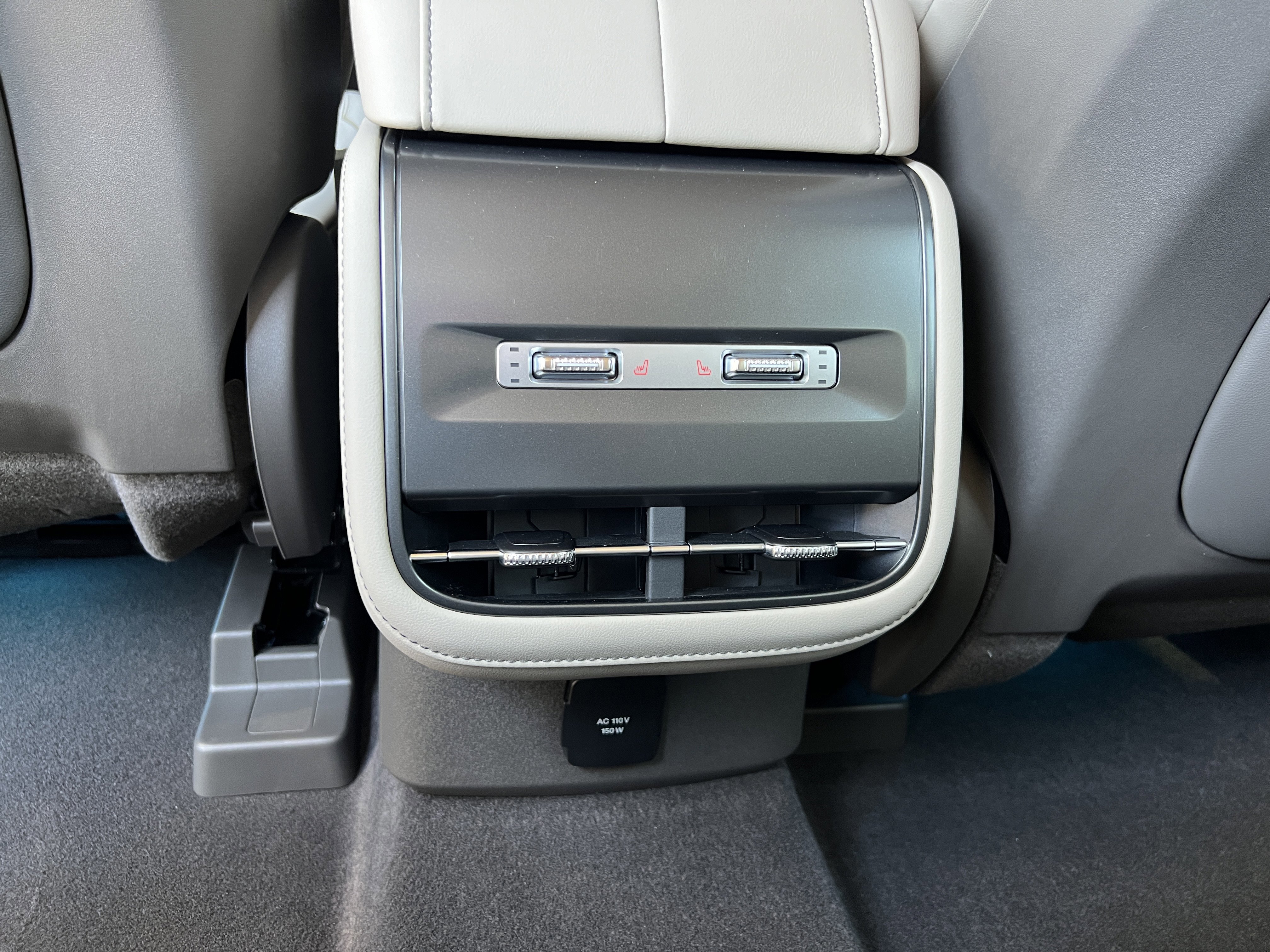 New 2025 Lincoln Nautilus Premier w/ Equipment Group 102A image 30