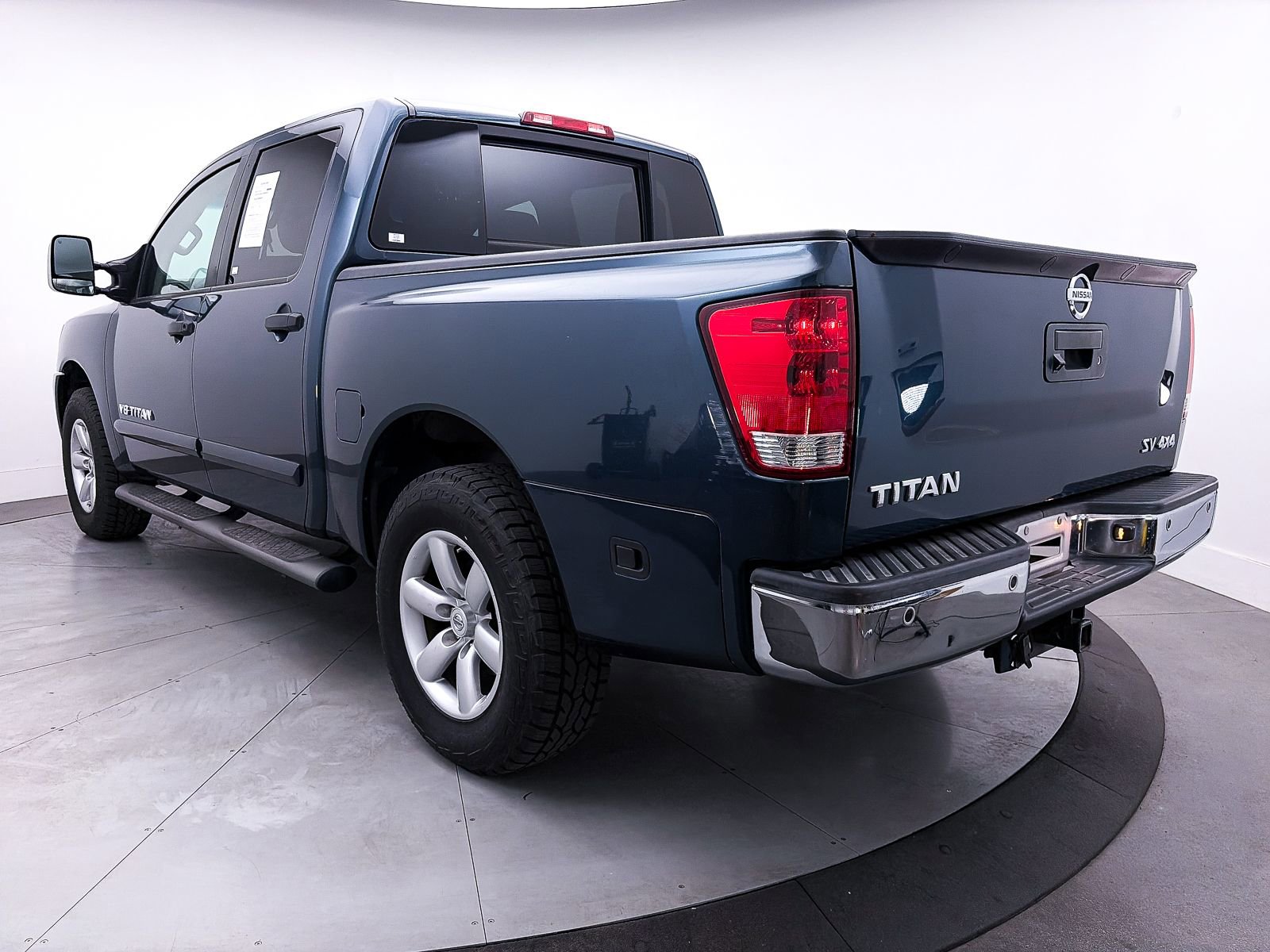 Used 2014 Nissan Titan SV w/ SV Premium Utility Package image 8