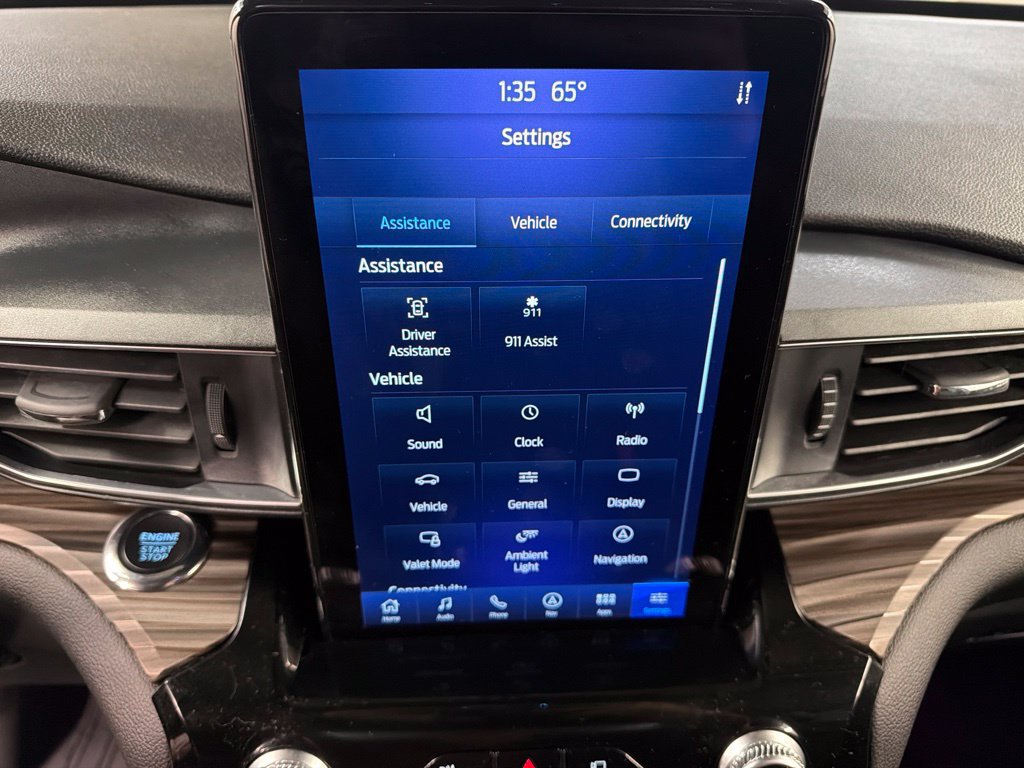 Certified 2022 Ford Explorer Limited w/ Limited Technology Package AWD/4WD image 9