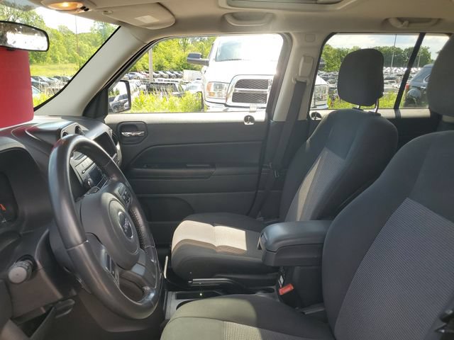 Used 2011 Jeep Patriot Latitude FWD image 11