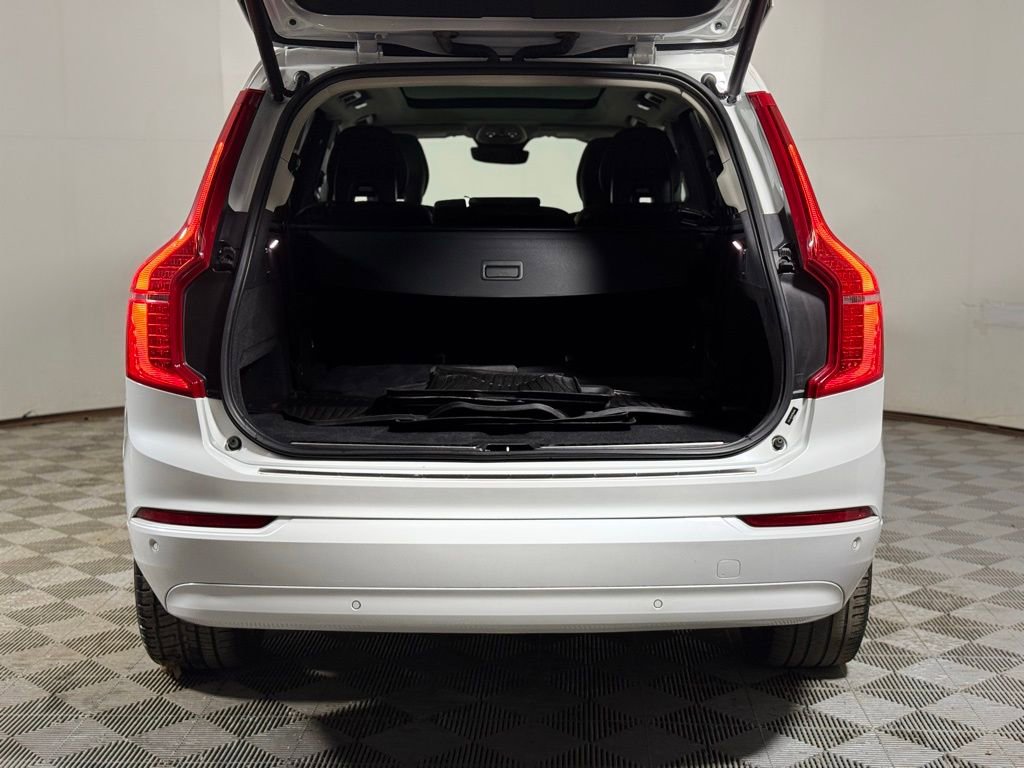 Used 2023 Volvo XC90 B5 Core w/ Protection Package Premier AWD/4WD image 6