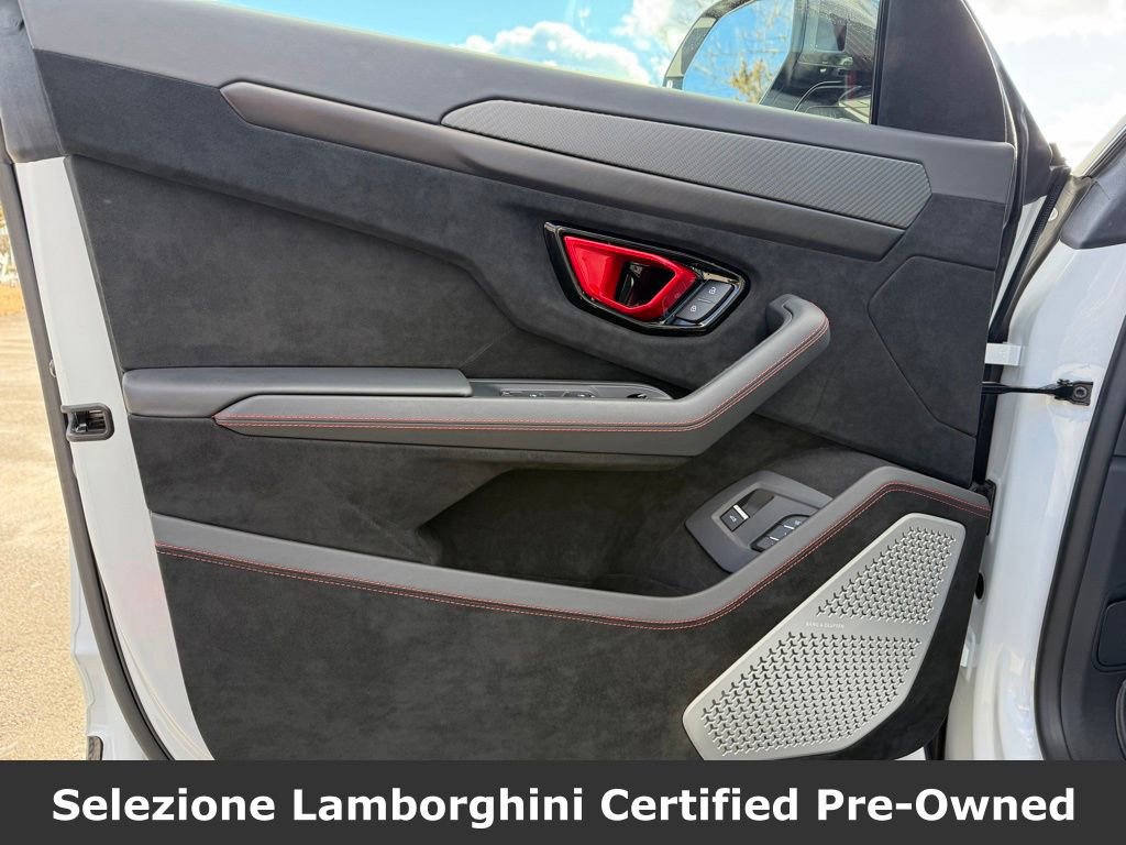 Used 2024 Lamborghini Urus Performante AWD/4WD image 23