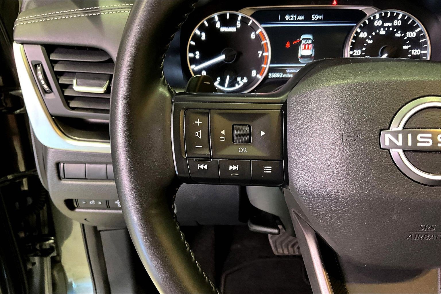 Used 2025 Nissan Rogue SV FWD image 11
