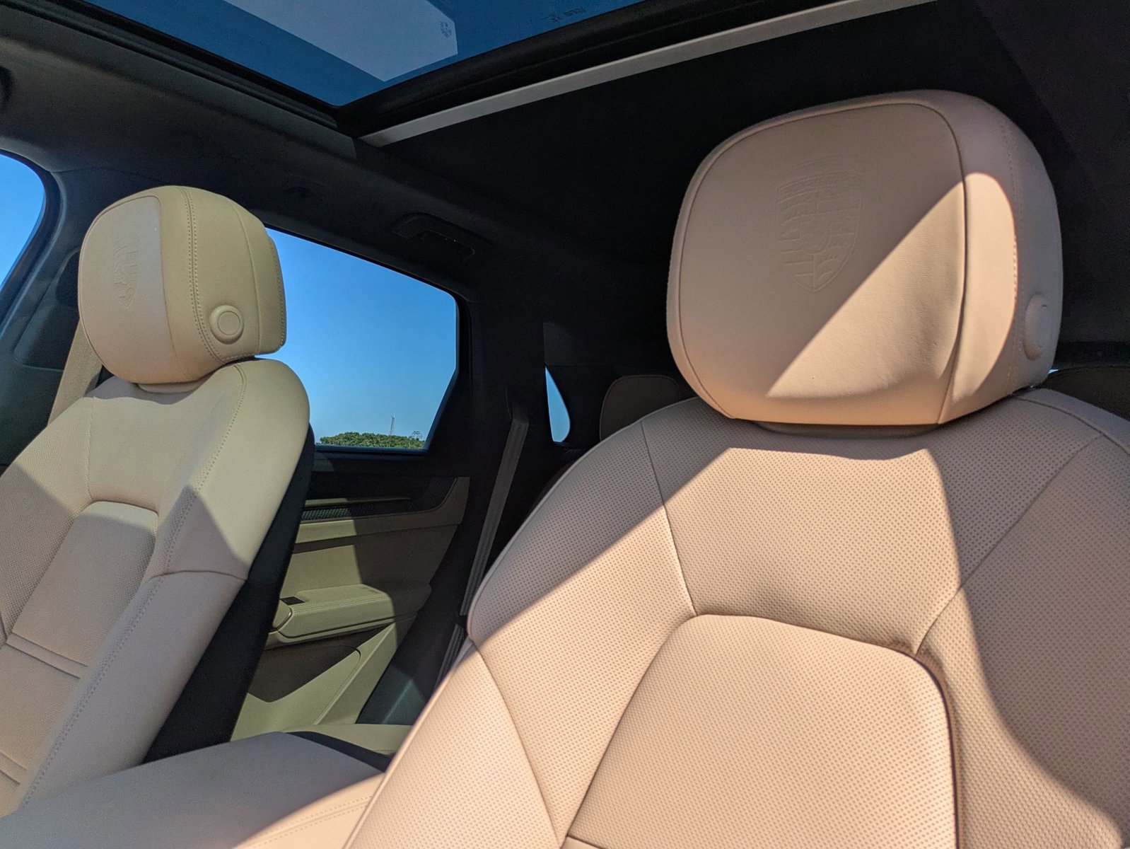 New 2025 Porsche Cayenne Turbo image 5