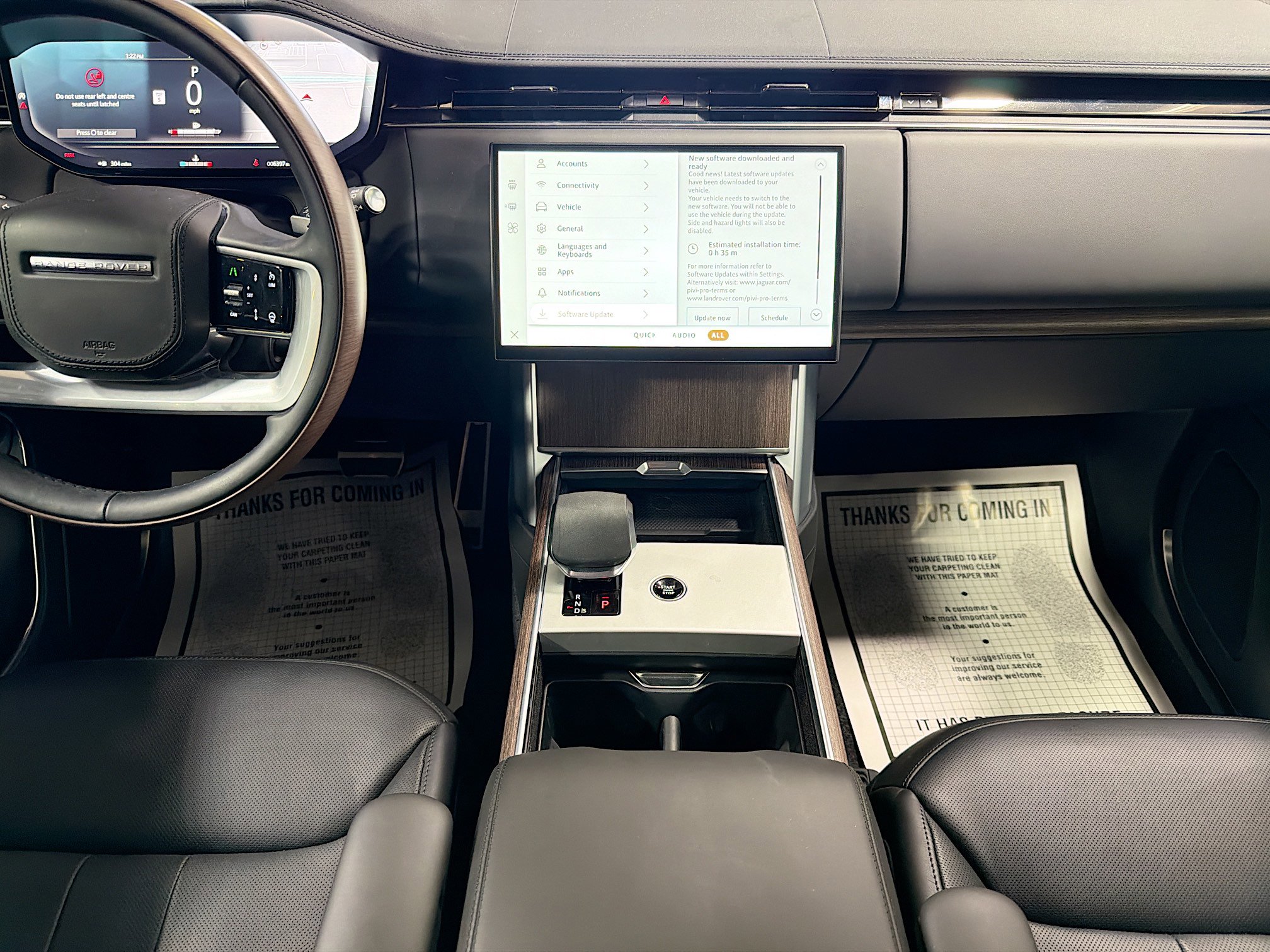 Used 2025 Land Rover Range Rover Long Wheelbase SE image 19