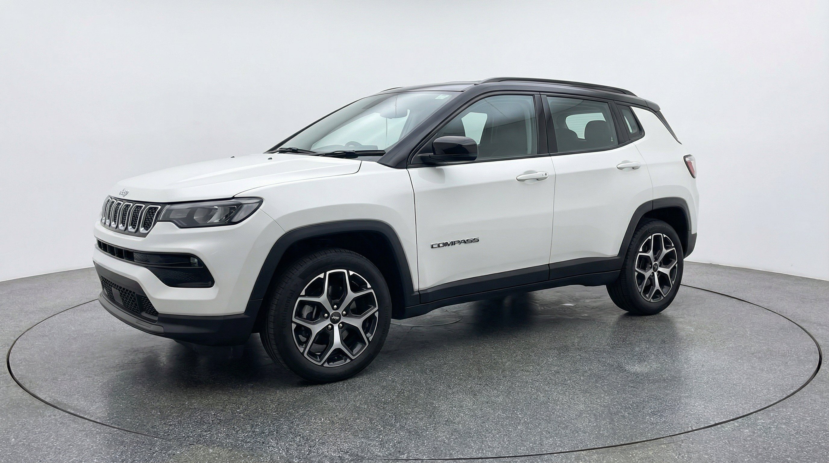 Used 2025 Jeep Compass Limited AWD/4WD image 3