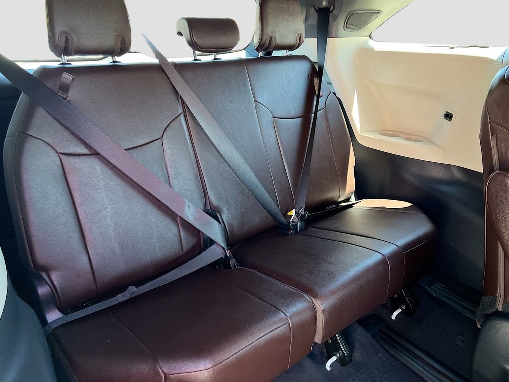 Used 2024 Toyota Sienna Platinum AWD/4WD image 30
