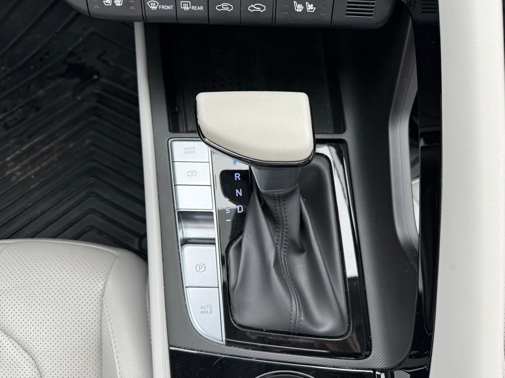 Used 2023 Hyundai Elantra Limited w/ Winter Weather Package image 25