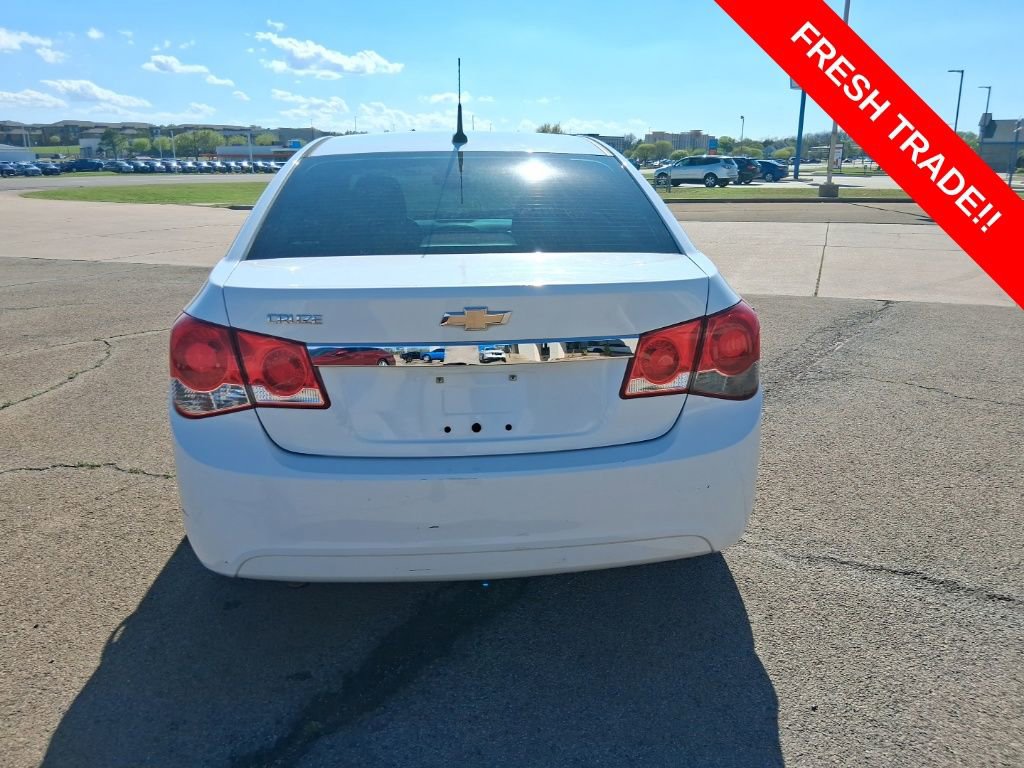 Used 2013 Chevrolet Cruze LS image 6