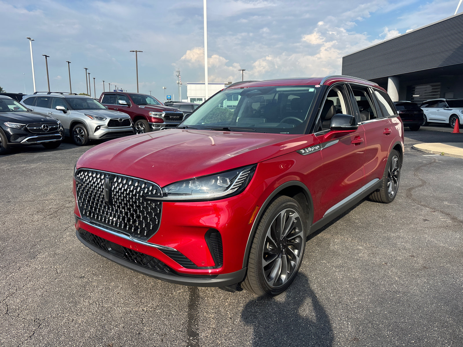 New 2026 Lincoln Aviator Reserve AWD/4WD image 3