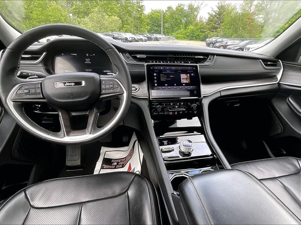 Used 2023 Jeep Grand Cherokee L Limited w/ Luxury Tech Group II AWD/4WD image 22