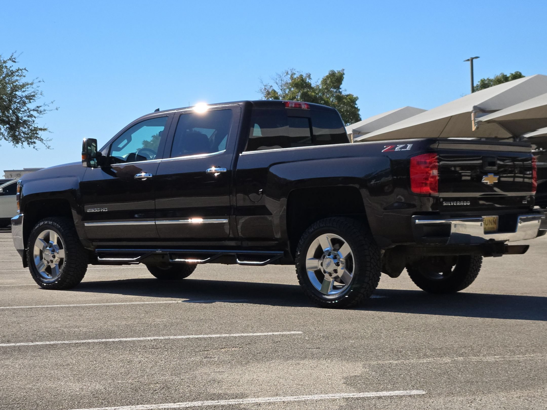 Used 2018 Chevrolet Silverado 2500 LTZ w/ Vortec Plus Package AWD/4WD image 5