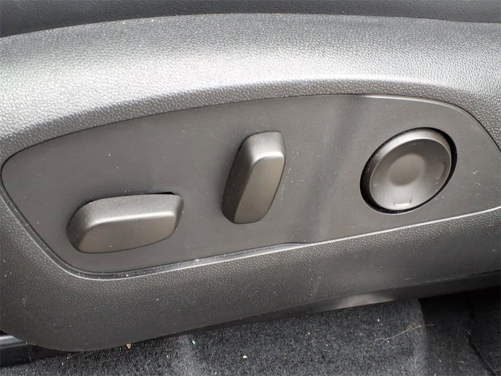 Used 2025 Buick Enclave Preferred image 10