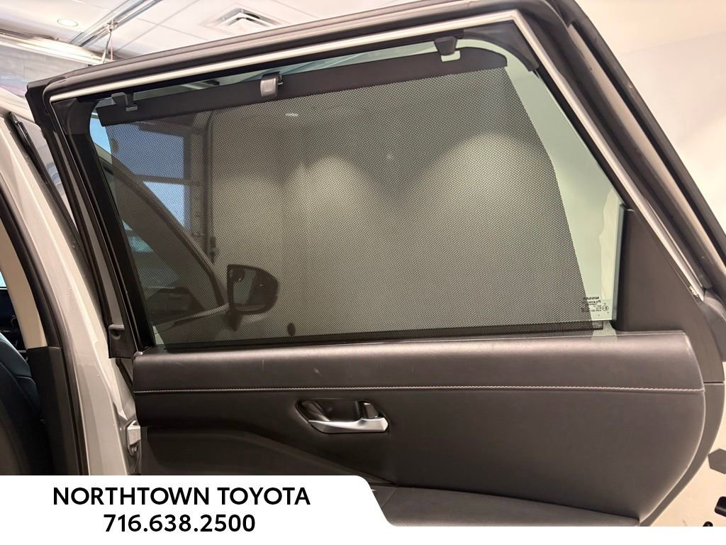 Used 2023 Nissan Pathfinder SL w/ Black Appearance Package image 21