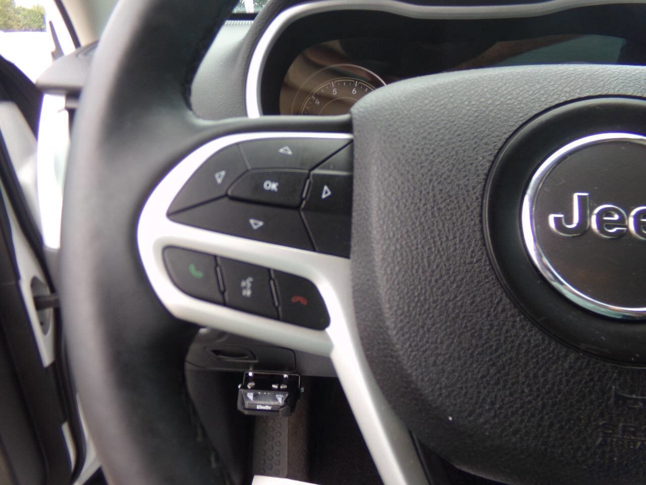 Used 2018 Jeep Cherokee Trailhawk w/ Cold Weather Group image 26