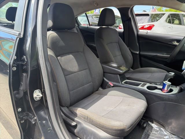 Used 2017 Chevrolet Cruze LS FWD image 9