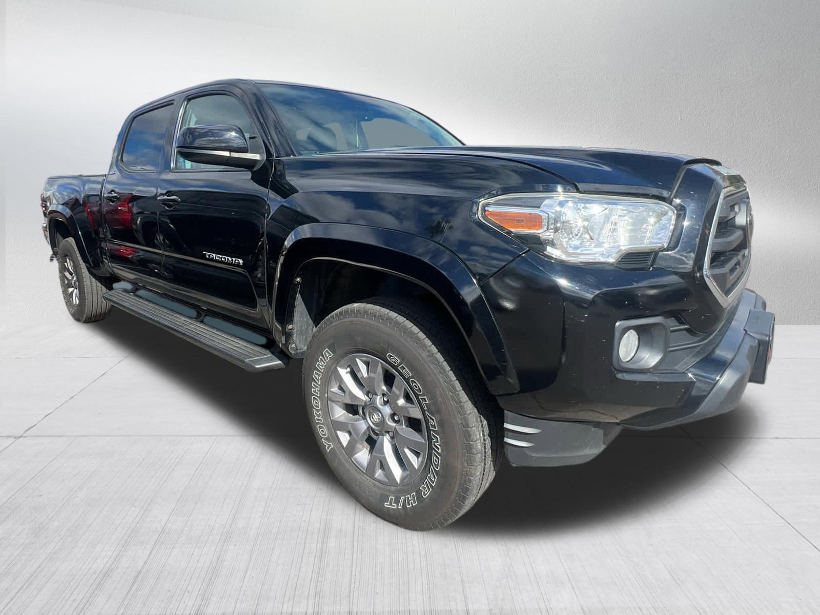 Used 2019 Toyota Tacoma SR5 AWD/4WD image 2