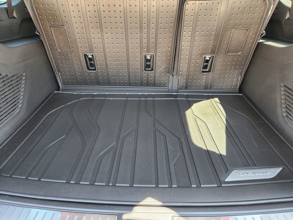 New 2026 Chevrolet Suburban High Country w/ Sun And Tow Package image 25