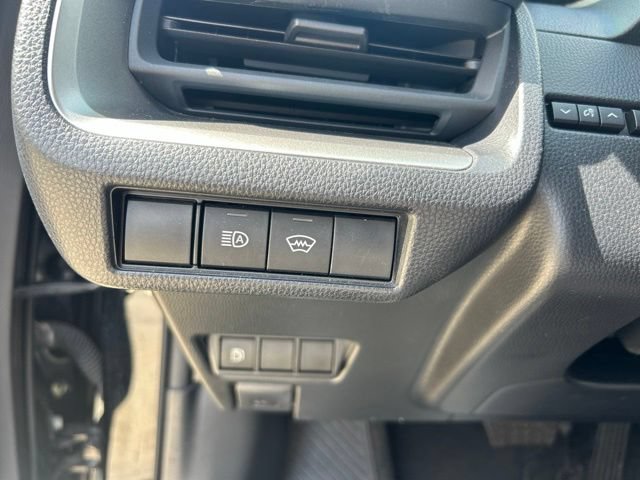Used 2025 Toyota Prius LE FWD image 21